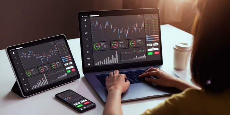 MT4 vs MT5: Which Is Better for Forex Beginners - BrokersView