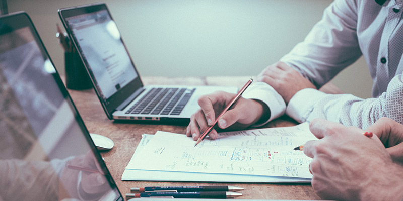 2023 年 8 月机构货币交易量出现整体下滑