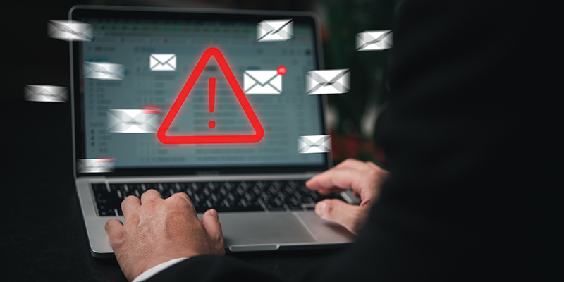 موظف بنك هندي خدع من خلال عملية احتيال ذبح الخنازير ، يخسر 3.4 مليون روبية